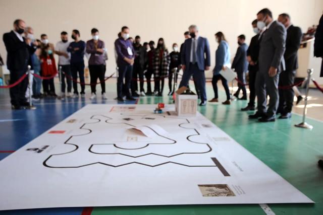 Fatsa'da 'çizgi izleyen robot' yarışması düzenlendi